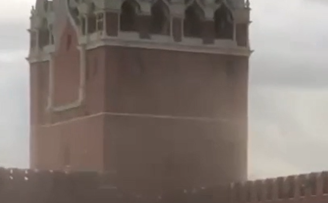 VIDEO: მოსკოვში ძლიერი ქარის გამო კრემლის კედლის ნაწილი ჩამოინგრა