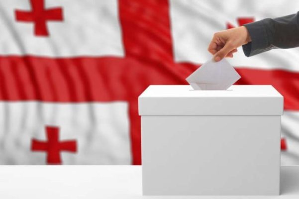 Politico – სამართლებრივი ჩარჩო საქართველოში არის დემოკრატიული არჩევნების ხელშემწყობი და არჩევნებისთვის მოსამზადებელი პერიოდი იყო გამჭვირვალე და პროფესიონალურად ორგანიზებული