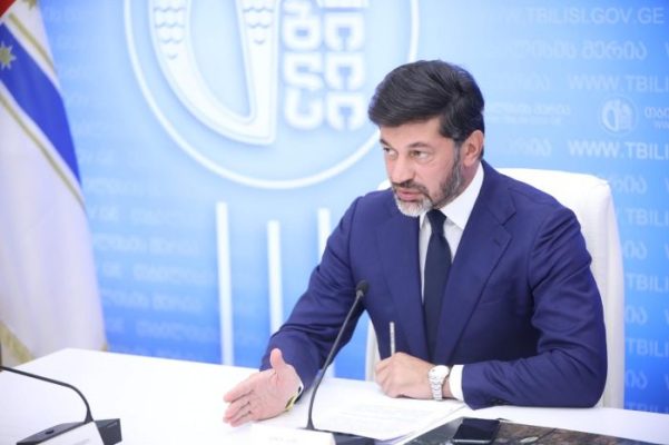 კახა კალაძე: გუშინდელი მოვლენების შემდეგ, ნაციონალური მოძრაობა და მისი სატელიტები ჩამოშლილი არიან. თუმცა, ამან არ უნდა მოგვცეს მოდუნების საშუალება