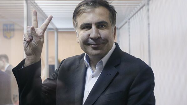 „ლოყაში მირტყამდა და მეუბნებოდა, არ მოკვდეო“ - სააკაშვილმა გონების დაკარგვის მომენტი გაიხსენა