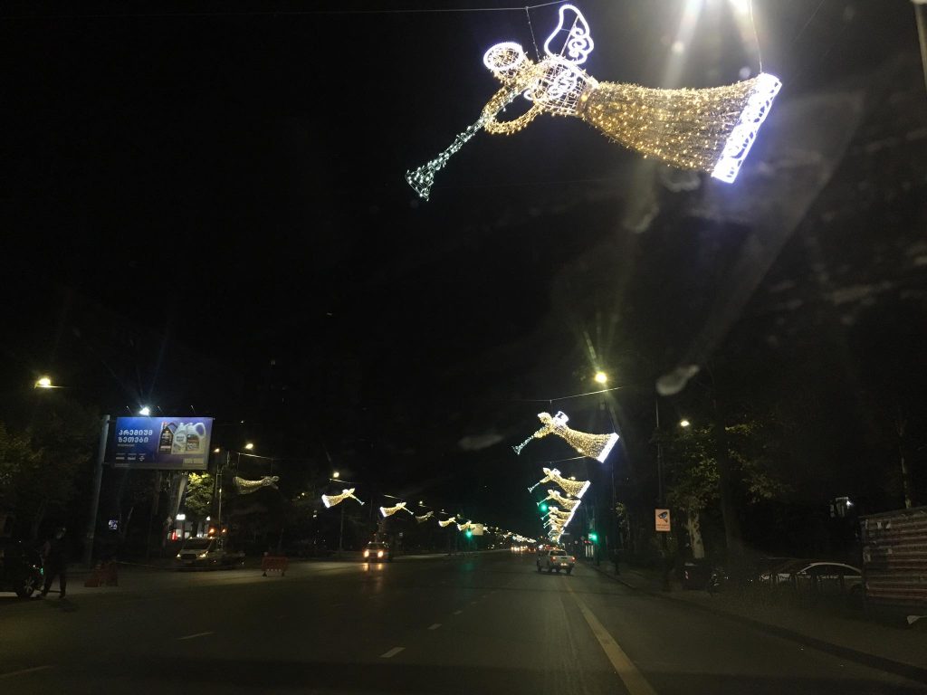 თბილისში საახალწლო ილუმინაციების მონტაჟი დაიწყო