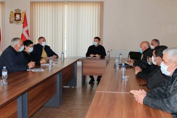 ონის მუნიციპალიტეტის მერიაში სამუშაო შეხვედრა გაიმართა მეწარმეებთან