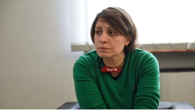 ელენე ხოშტარია მოძღვარმა მოინახულა – როგორ გრძნობს თავს პარლამენტში მოშიმშილე პოლიტიკოსი
