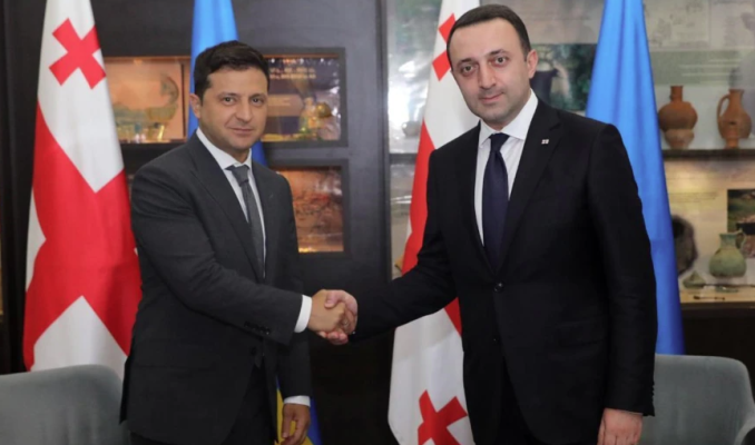 ძებნილმა სააკაშვილმა უკანონოდ გადმოკვეთა საქართველოს საზღვარი, მაშინ როცა იგი უკვე იყო მსჯავრდებული და ბრალდებული სხვა მძიმე დანაშაულებებისთვის – ღარიბაშვილი ზელენსკის