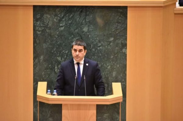 შალვა პაპუაშვილი: ყველა გამოწვევასთან გამკლავებაში ქართველი ხალხის და ხელისუფლების მოკავშირეები იყვნენ ჩვენი ექიმები, პოლიციელები, ჯარისკაცები, პედაგოგები