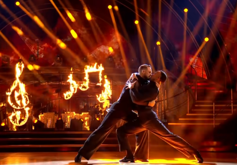 კაცების მიერ შესრულებულმა ცეცხლოვანმა „ტანგომ“ ჟიური აღაფრთოვანა - ნახეთ ვიდეო