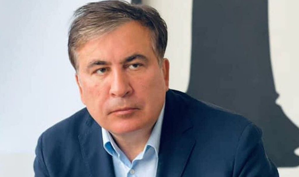 სხვადასხვა ვერსია და ურთიერთგამომრიცხავი დასკვნები სააკაშვილის ჯანმრთელობაზე - ვინ როგორ აფასებს ექსპრეზიდენტის მდგომარეობას