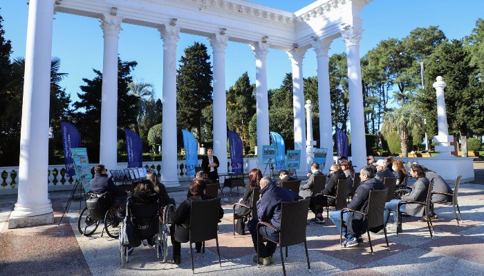 ბათუმის ბულვარის ადმინისტრაციამ შშმ პირებს მადლობის სიგელები გადასცა