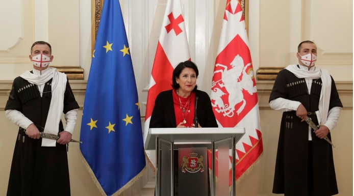 დღეს ჩვენი თავდაცვის ძალები ერთიანობის, დეპოლიტიზაციისა და პოლიტიკური მიუკერძოებლობის სიმბოლოა – საქართველოს პრეზიდენტი