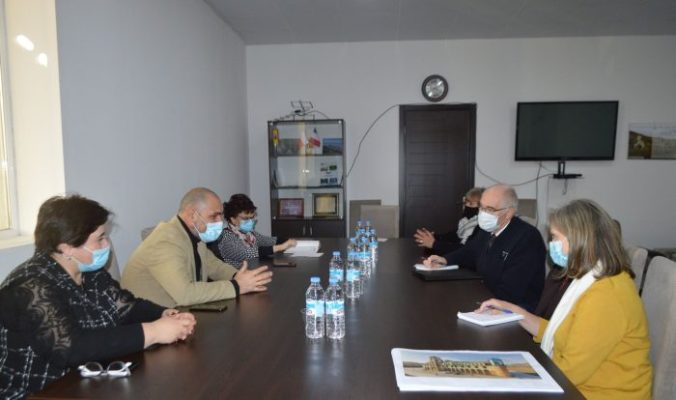 მაია კვეზერელი მალხაზ ბეგიაშვილს შეხვდა